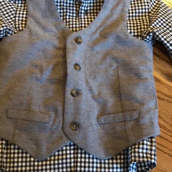 👦🏼3 piece 3T boys button up, vest  and tie 👦🏼 - Picture 3 of 4